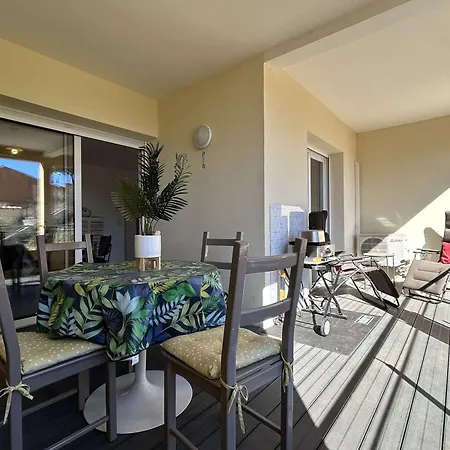 T3 Avec Terrasse, Clim, Parking, Proche - - Fr-1-225c-138 *