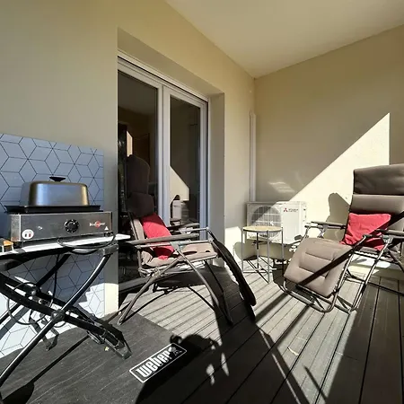 Apartment T3 Avec Terrasse, Clim, Parking, Proche - - Fr-1-225c-138