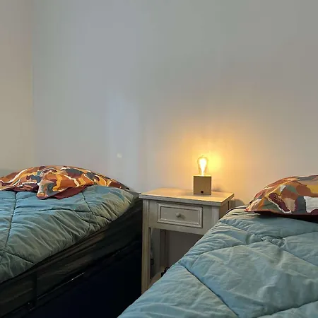 Apartment T3 Avec Terrasse, Clim, Parking, Proche - - Fr-1-225c-138