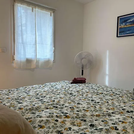 Apartment T3 Avec Terrasse, Clim, Parking, Proche - - Fr-1-225c-138